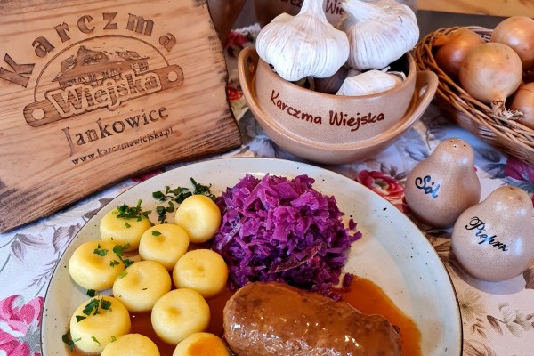 Silesian roulade with red cabbage and Silesian dumplings 1