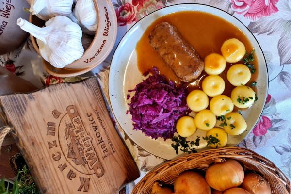 Silesian roulade with red cabbage and Silesian dumplings 3