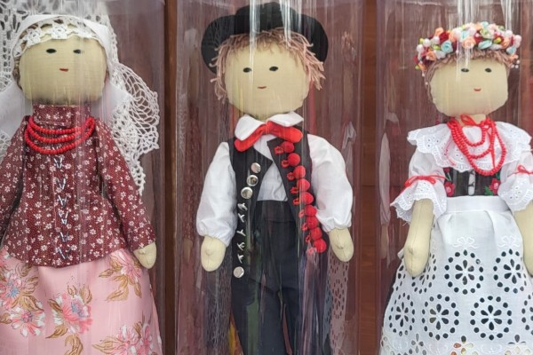 Collector’s dolls in traditional Pszczyna costume 1