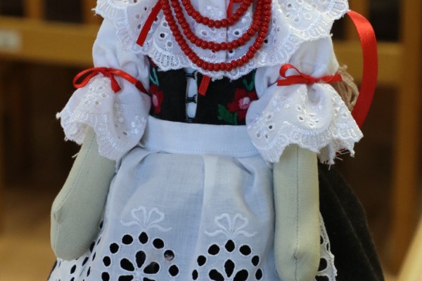 Collector’s dolls in traditional Pszczyna costume 2