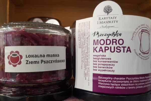 Modro kapusta w słoikach.