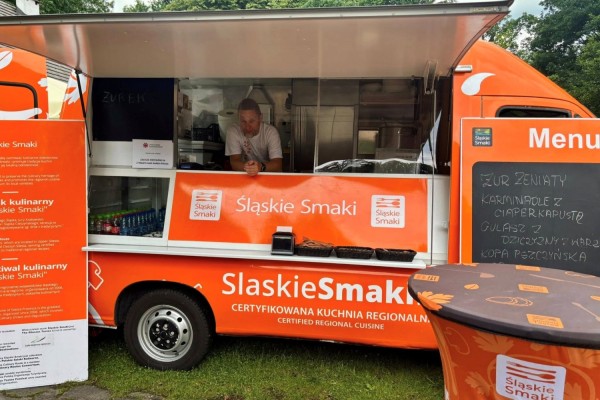 Food truck.