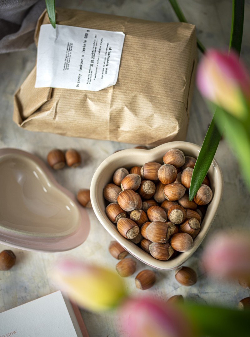 Hazelnuts in shell